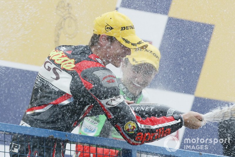 Álvaro Bautista festeggia