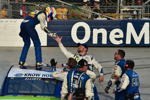 Race winner Chase Elliott, Hendrick Motorsports, Chevrolet Camaro