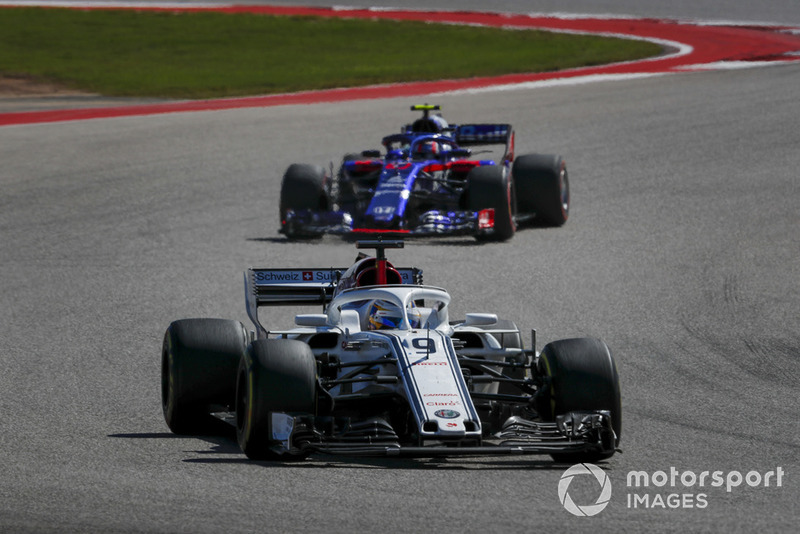 Marcus Ericsson, Sauber C37 e Pierre Gasly, Scuderia Toro Rosso STR13
