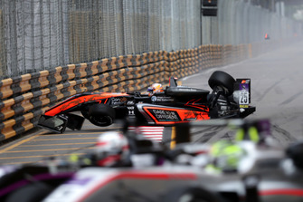 Crash van Sophia Flörsch, Van Amersfoort Racing