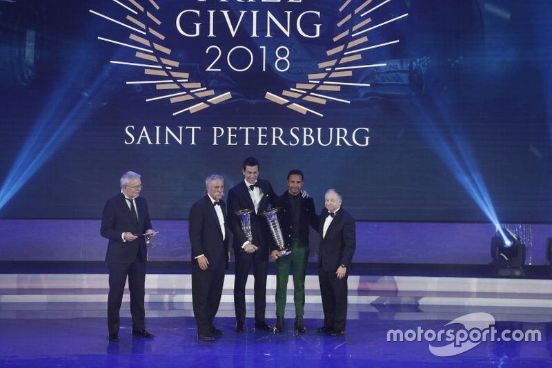 Льюис Хэмилтон, Mercedes-AMG F1, Жан Тодт, президент FIA, Чейз Кэри, исполнительный директор Ф1, Тото Вольф, руководитель Mercedes AMG F1