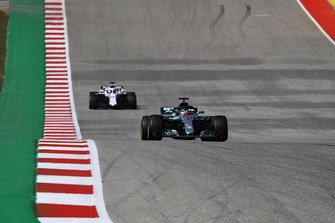 Lewis Hamilton, Mercedes AMG F1 W09 EQ Power+ and Lance Stroll, Williams FW41