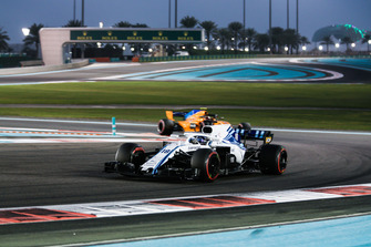 Lance Stroll, Williams FW41 leads Stoffel Vandoorne, McLaren MCL33