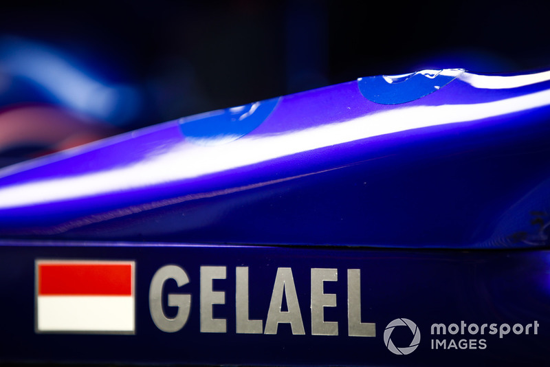 Nama Sean Gelael di mobil Toro Rosso STR13