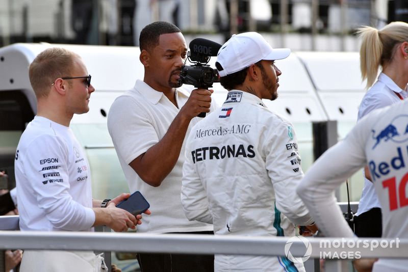 Will Smith with Lewis Hamilton, Mercedes AMG F1 on the drivers parade 