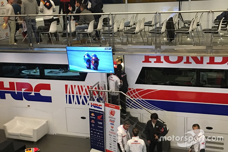 Reunión de miembros de HRC durante la llegada de Jorge Lorenzo a Honda
