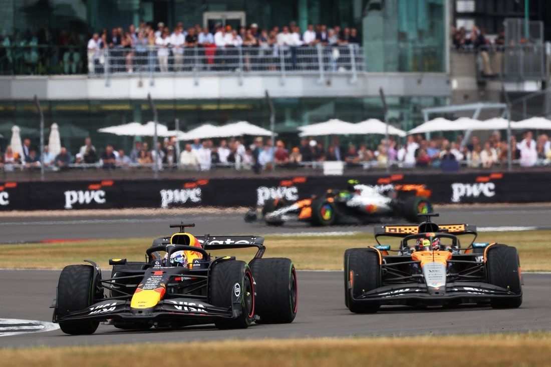 Oscar Piastri, McLaren, Max Verstappen, Red Bull Racing