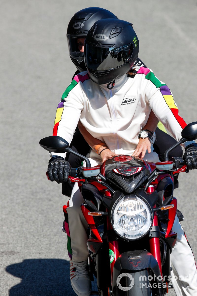 Lewis Hamilton, Mercedes y Angela Cullen, su fisio