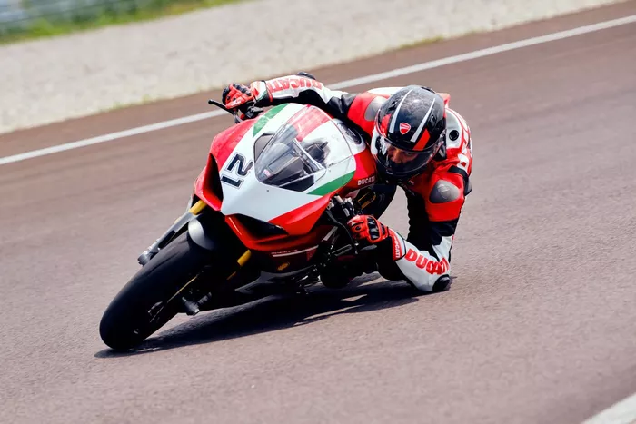 Ducati Panigale V2 Bayliss