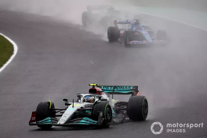 Lewis Hamilton, Mercedes W13, Fernando Alonso, Alpine A522