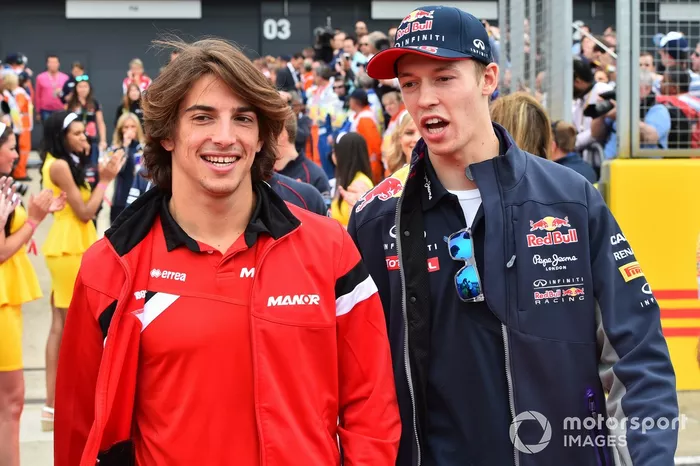 Roberto Merhi, Manor GP and Daniil Kvyat, Red Bull Racing on the drivers parade