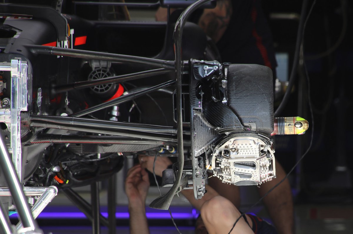 Suspensión del Red Bull RB19