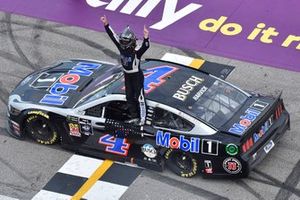 Race Winner Kevin Harvick, Stewart-Haas Racing