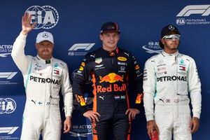 I primi tre qualificati Valtteri Bottas, Mercedes AMG F1, pole man Max Verstappen, Red Bull Racing, e Lewis Hamilton, Mercedes AMG F1