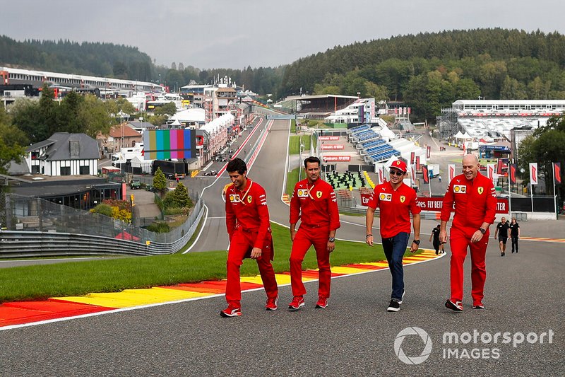 Charles Leclerc, Ferrari, walks the track with Jock Clear, Race Engineer, Ferrari
