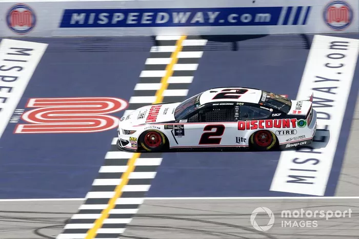  Brad Keselowski, Team Penske, Ford Mustang Discount Tire