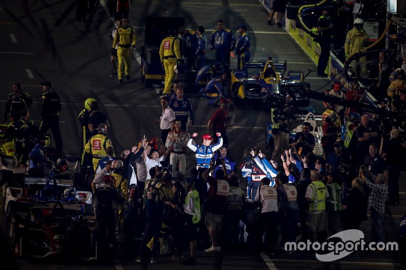 Il vincitore della gara Takuma Sato, Rahal Letterman Lanigan Racing Honda