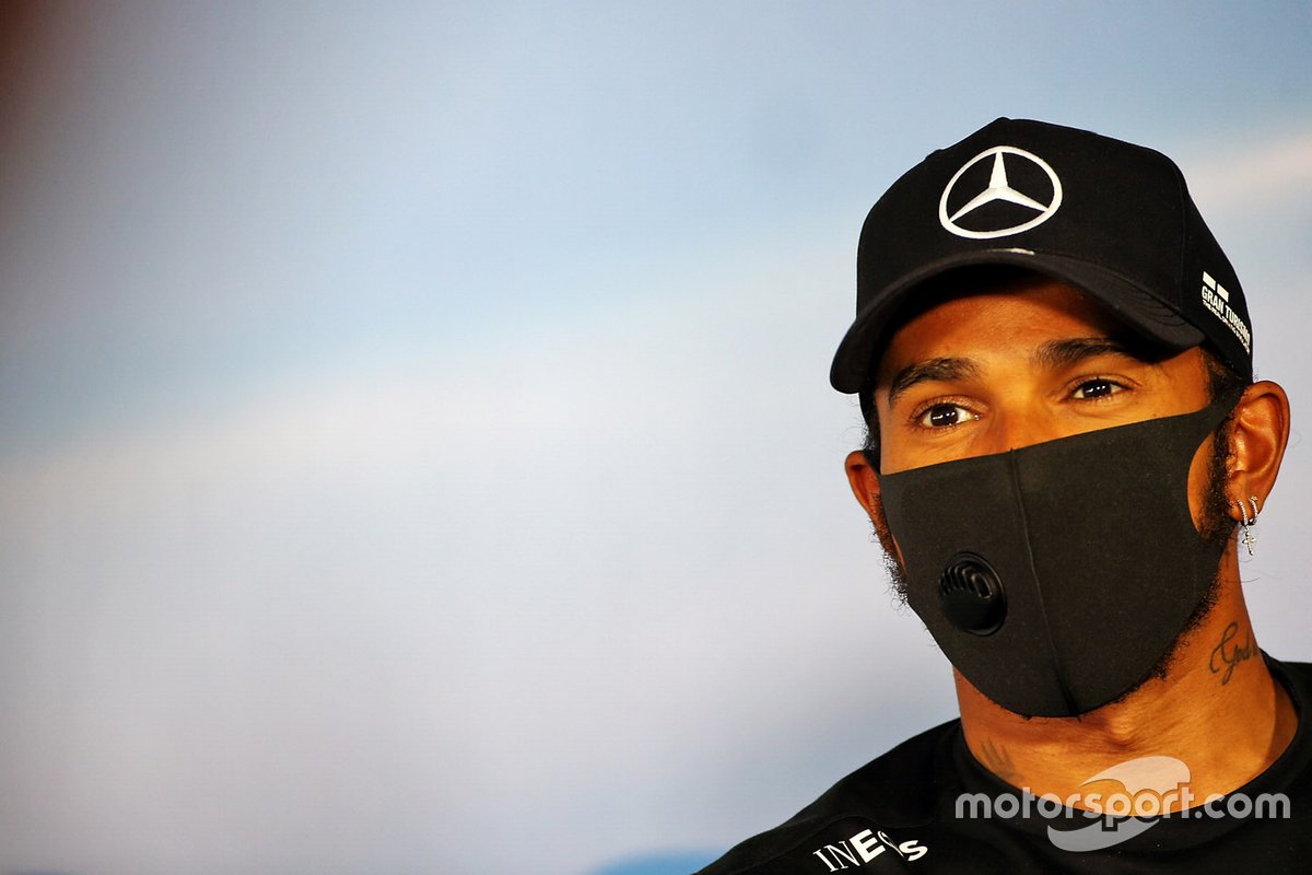 Lewis Hamilton, Mercedes-AMG Petronas F1 en la conferencia de prensa
