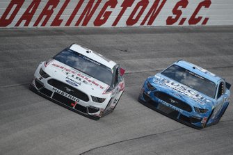 Brad Keselowski, Team Penske, Ford Mustang, Kevin Harvick, Stewart-Haas Racing, Ford Mustang