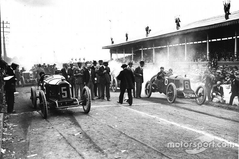 Georges Boillot, Peugeot EX5 e Rene Champoiseau, Theo Schneider, alla partenza