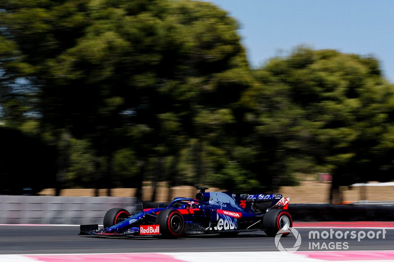 19. Даниил Квят, Toro Rosso – 1:31.564 (перемещен на 19-ю позицию, получив штраф за замену элементов силовой установки)