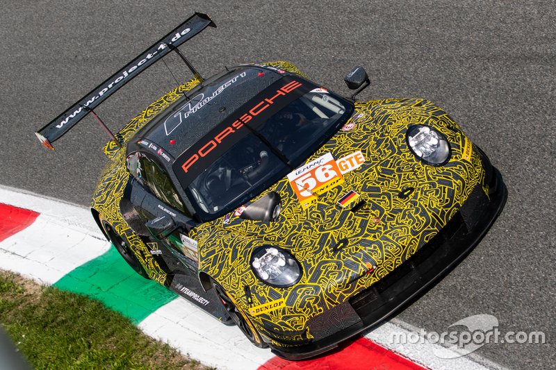 #56 Project 1 Porsche 911 RSR: Egidio Perfetti, Giorgio Roda, Jörg Bergmeister