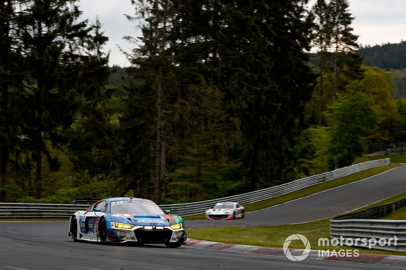 #4 Audi Sport Team Phoenix Audi R8 LMS: Marcel Fässler, Rahel Frey