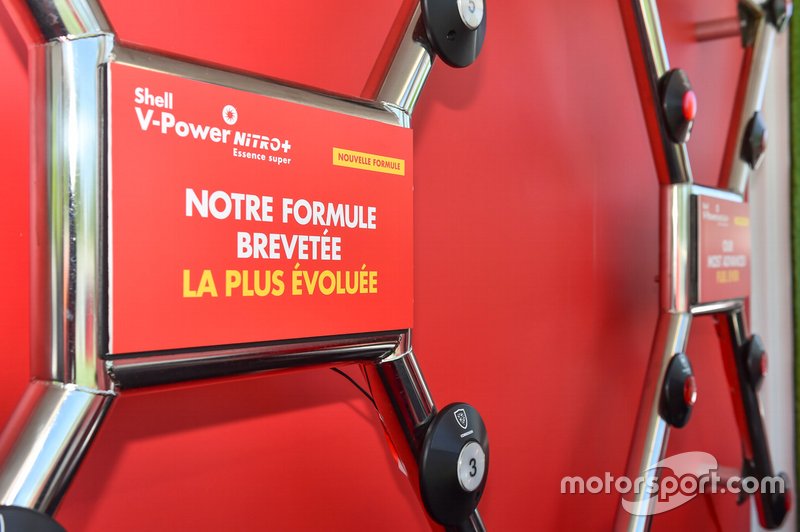 Prix Essence Montreal >> Shell At The F1 Grand Prix Of Canada At Shell House High Res Prix Essence Montreal >> Shell At The F1 Grand Prix Of Canada At Shell House High Res