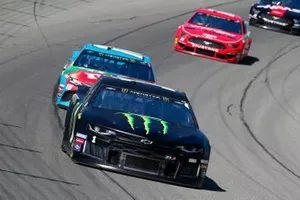 Kurt Busch, Chip Ganassi Racing, Chevrolet Camaro Monster Energy and Kyle Busch, Joe Gibbs Racing, Toyota Camry M&M's Hazelnut