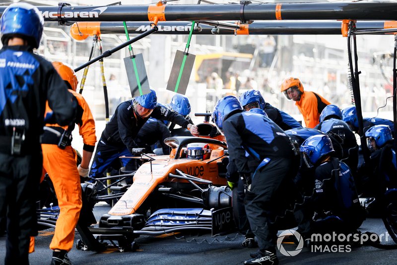 Pit stop di Carlos Sainz Jr., McLaren MCL34