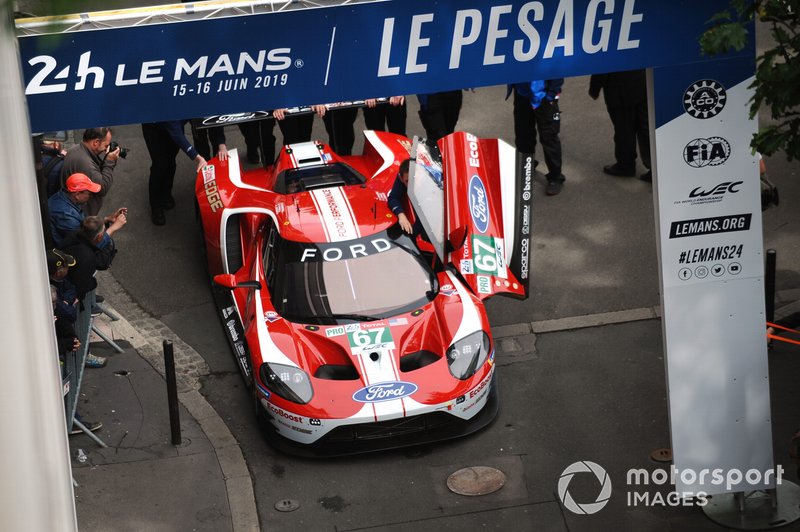 #67 Ford Chip Ganassi Racing Ford GT