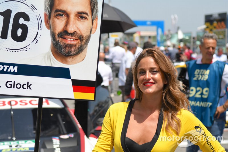 Grid girl