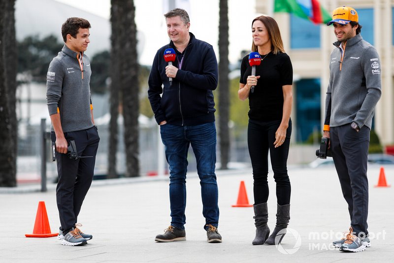Carlos Sainz Jr., McLaren and Lando Norris, McLaren compete on a Sky TV Challenge with Natalie Pinkham, Sky TV and David Croft, Sky TV