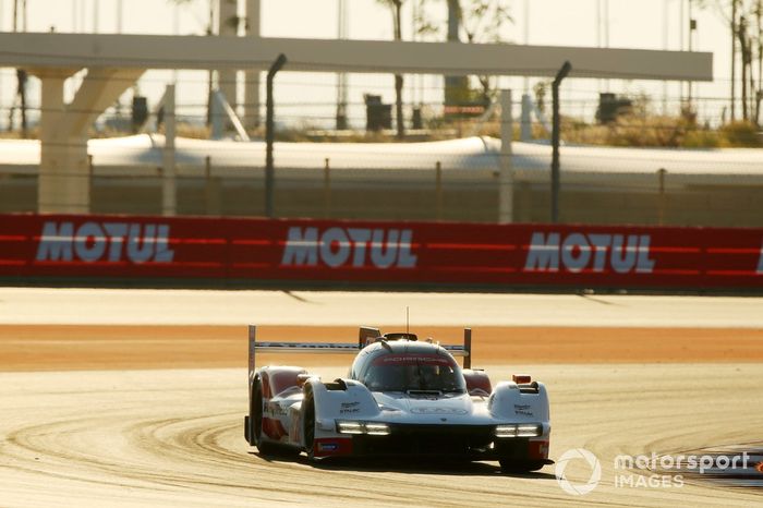 #99 Proton Competition Porsche 963: Harry Tincknell, Neel Jani, Julien Andlauer