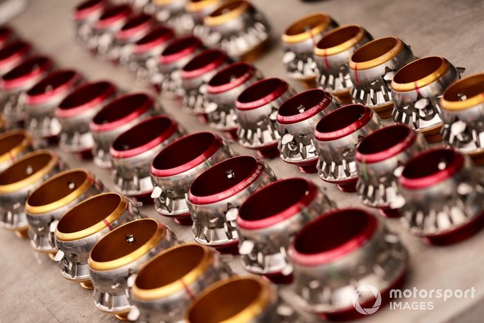 Tuercas de rueda preparadas para su uso