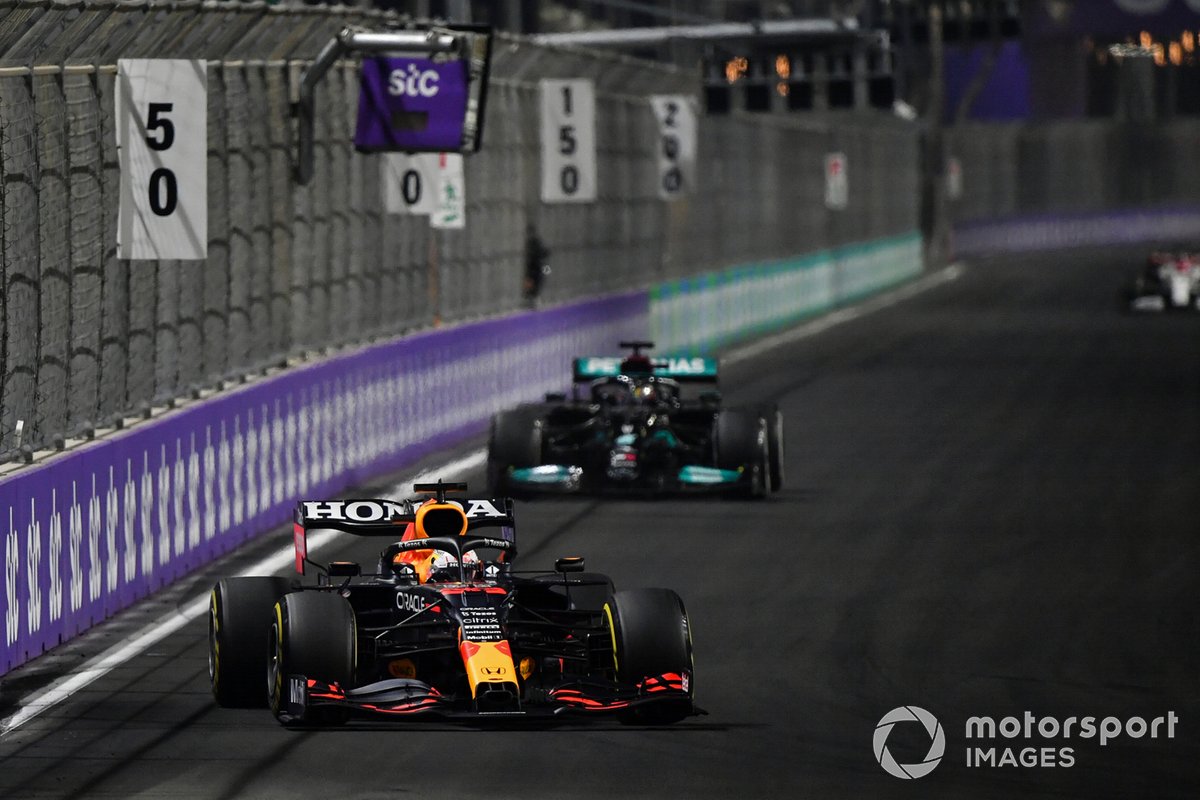 Max Verstappen, Red Bull Racing RB16B, Lewis Hamilton, Mercedes W12