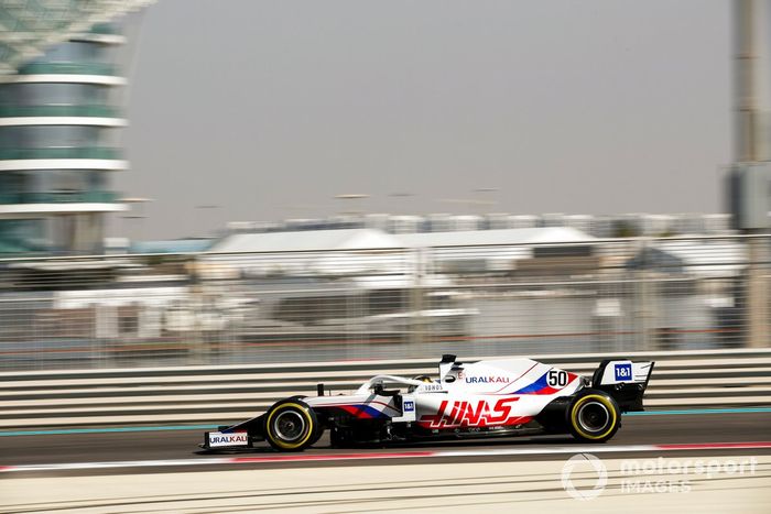 Robert Shwartzman, Haas VF-21 