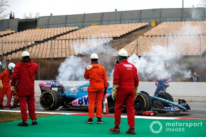 Fernando Alonso, Alpine A522, problemas de motor