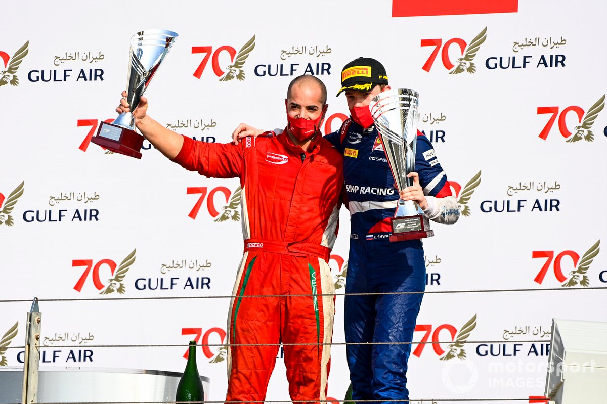 Winning Constructor Representative and Race Winner Robert Shwartzman, Prema Racing celebrate on the podium with the trophy