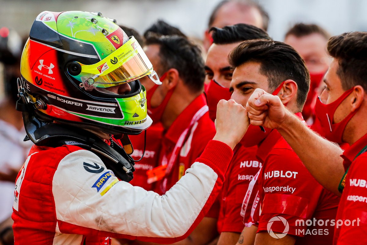F2 Champion Mick Schumacher, Prema Racing festeggia al Parc Ferme