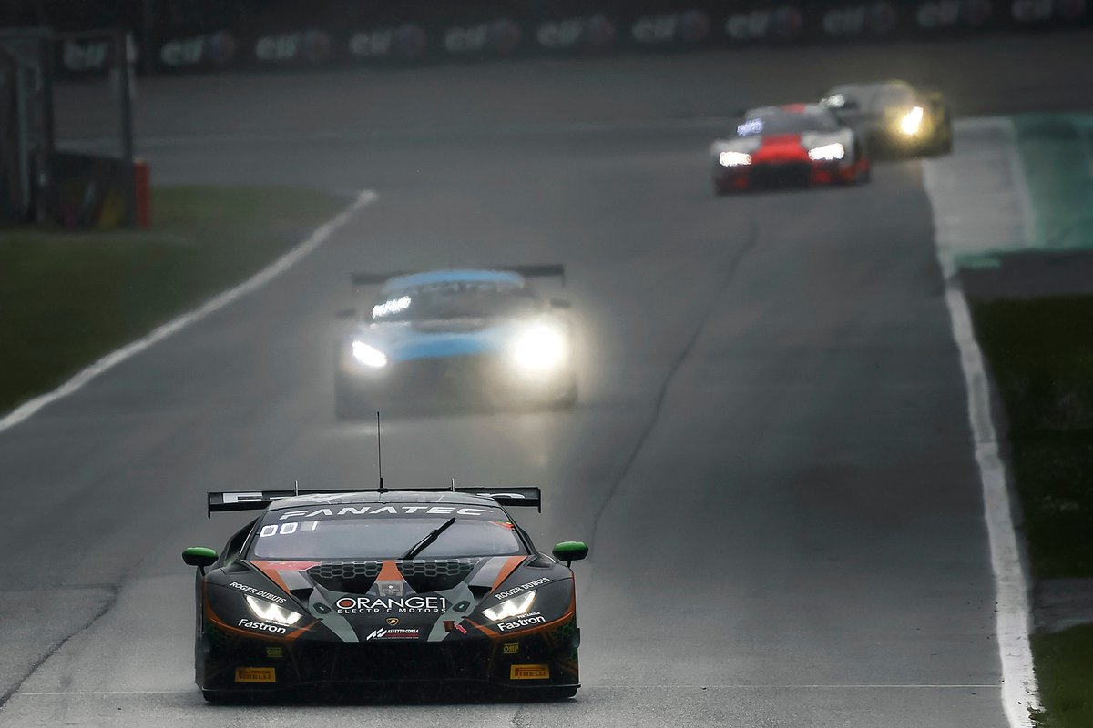 #63 Orange 1 FFF Racing Team Lamborghini Huracan GT3 Evo: Mirko Bortolotti, Marco Mapelli, Andrea Caldarelli