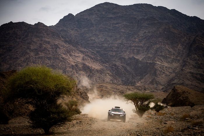 #300 X-Raid Mini JCW Team: Carlos Sainz, Lucas Cruz