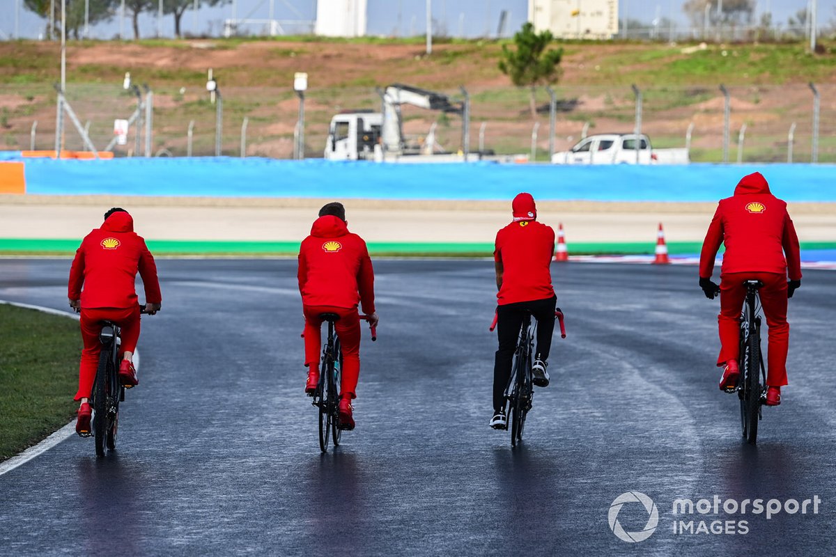 Sebastian Vettel, Ferrari cycles the track