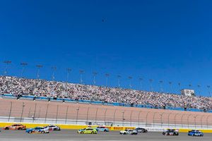 Daniel Suarez, Joe Gibbs Racing, Toyota Camry ARRIS y Ryan Blaney, Team Penske, Ford Fusion PPG