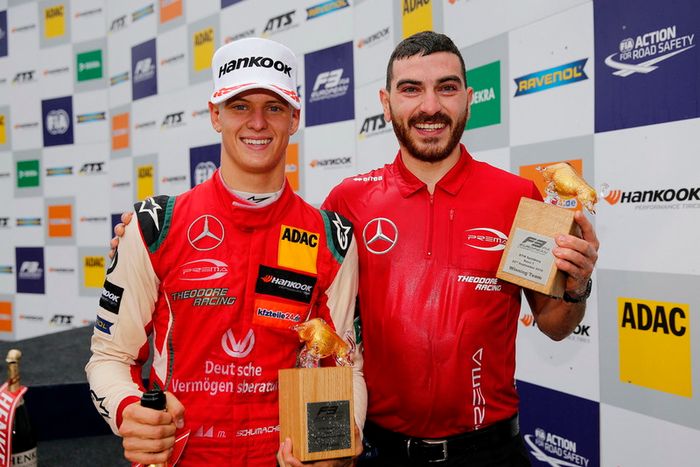 Podio: ganador de la carrera Mick Schumacher, PREMA Theodore Racing Dallara F317 - Mercedes-Benz