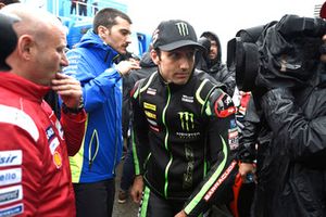 Johann Zarco, Monster Yamaha Tech 3 saliendo de la reunión de seguridad