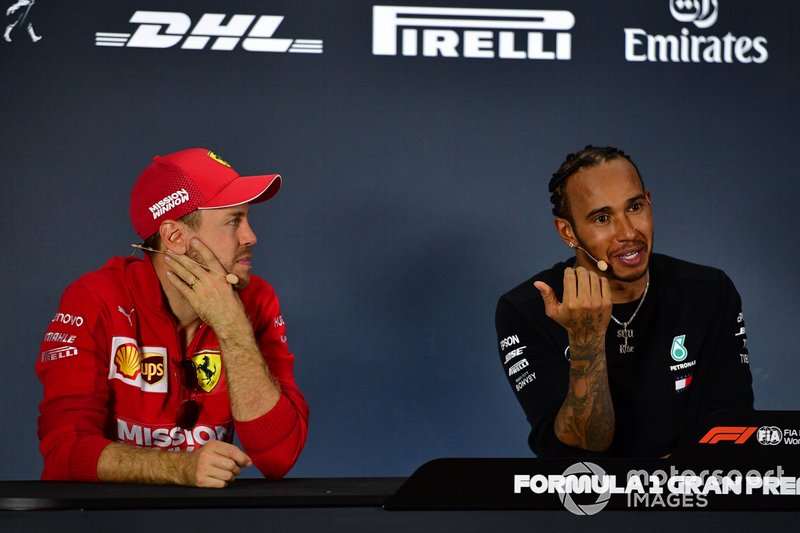 Sebastian Vettel, Ferrari, secondo classificato, e Lewis Hamilton, Mercedes AMG F1, primo classificato, in conferenza stampa
