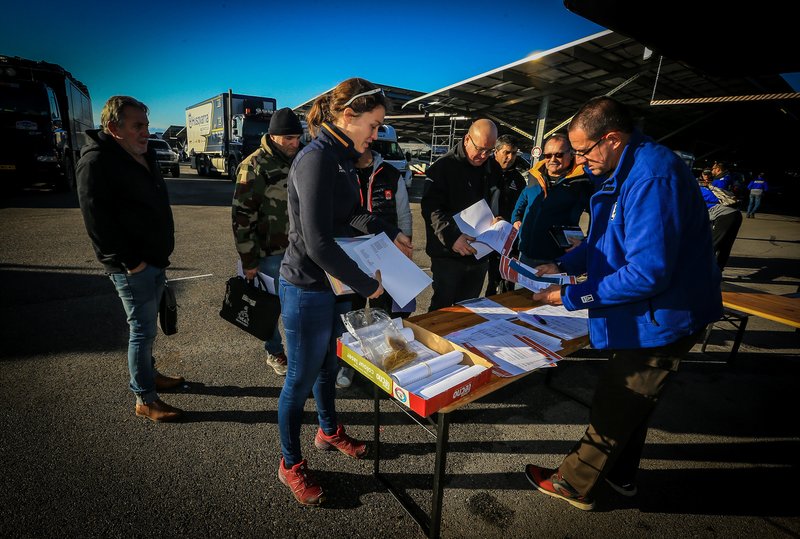 Verificaciones en Paul Ricard antes del embarque del Dakar 2020