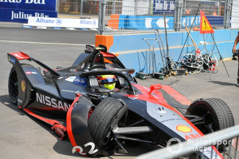 Damage on Oliver Rowland, Nissan e.Dams, Nissan IMO2 after crashing 