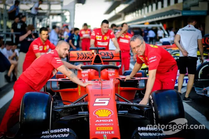 Ferrari SF90